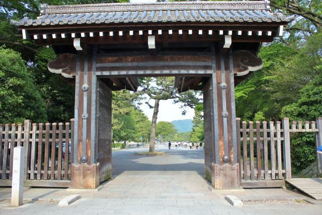 京都御所を守る、御所西側にある外郭門の一つ、蛤御門（京都府京都市上京区）