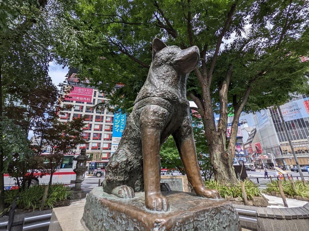 ★渋谷駅前にある現在の忠犬ハチ公像