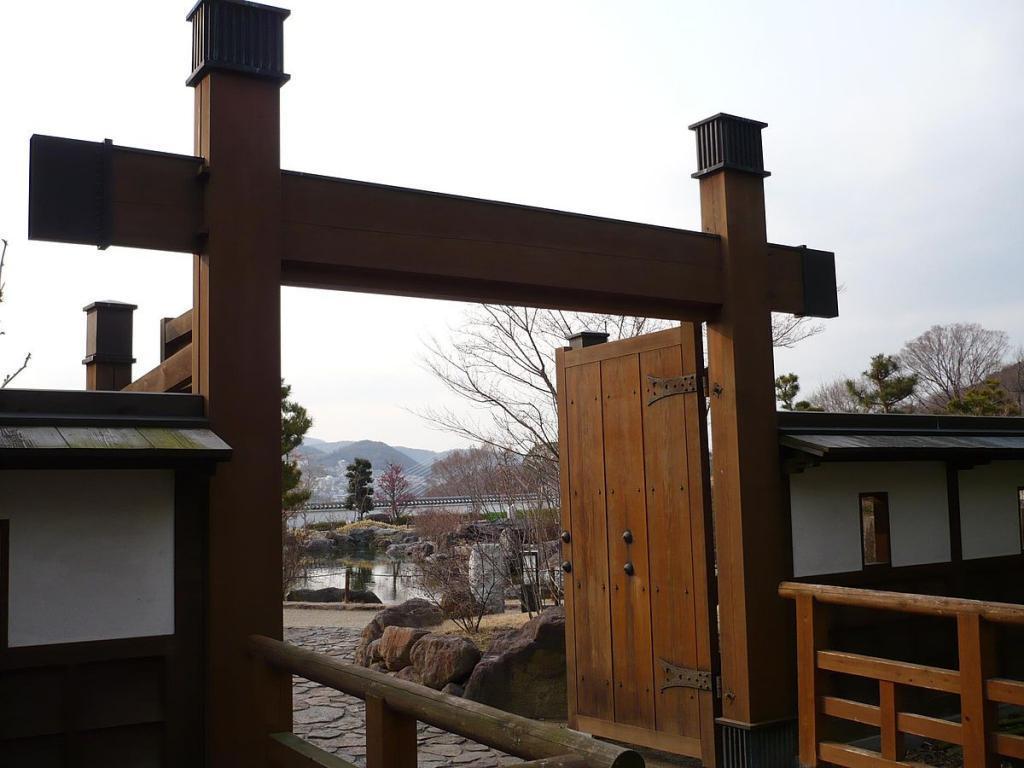 池田城の冠木門（wikipediaより）