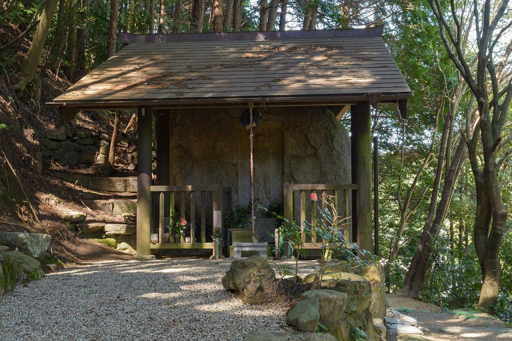 正長の土一揆の際、徳政碑文が刻まれたという柳生の疱瘡地蔵（wikipediaより）