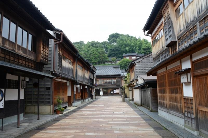 ひがし茶屋街の街並み