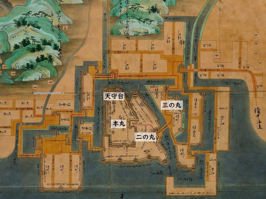 三原城の縄張り（正保年間に作成された『備後国之内三原城所絵図』より。一部追記。出典：wikipedia）