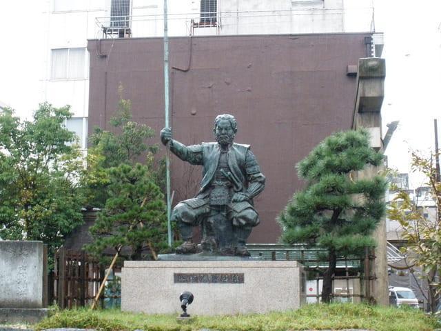 北ノ庄城跡（福井県福井市）にある柴田勝家像