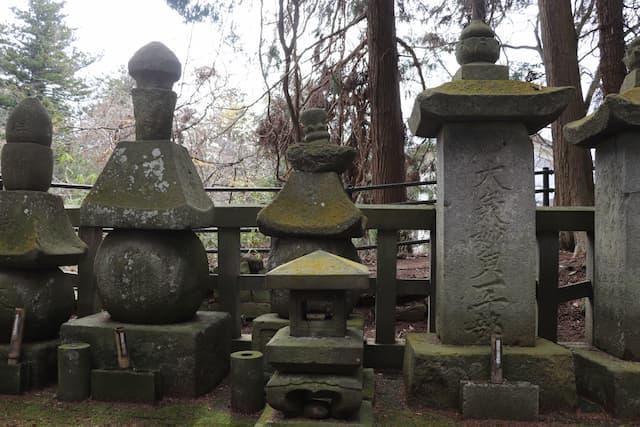 関川寺にある結城宗広の墓、五輪塔（福島県白河市）