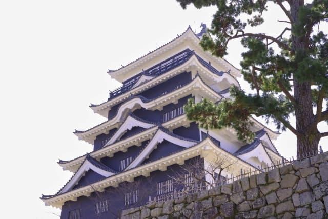鉄張り天守