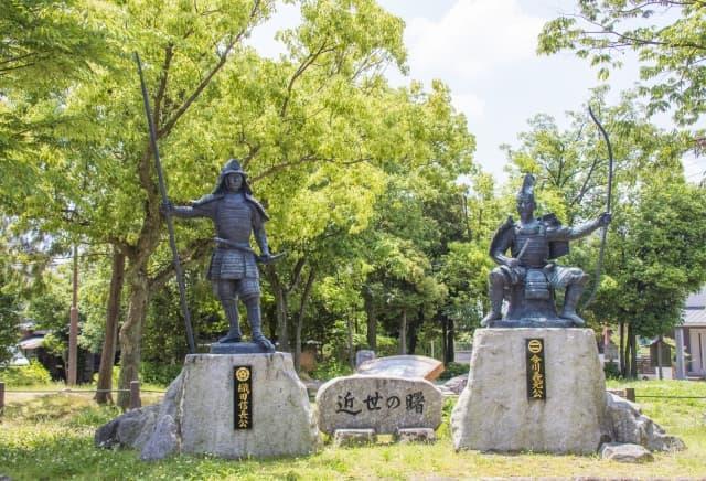 桶狭間古戦場公園（愛知県名古屋市）にある織田信長と今川義元像