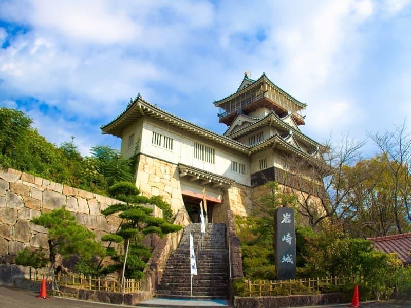 岩崎城 模擬天守