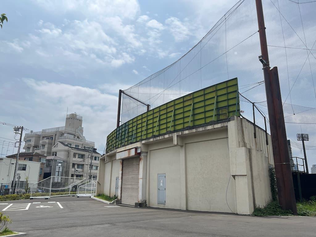 川崎球場の遺構(ライト側スタンド)