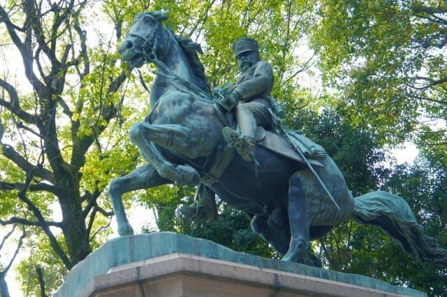 北の丸公園内にある北白川宮能久親王銅像（東京都千代田区北の丸公園）