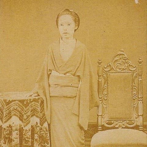 正妻の満寿（出典：wikipedia）