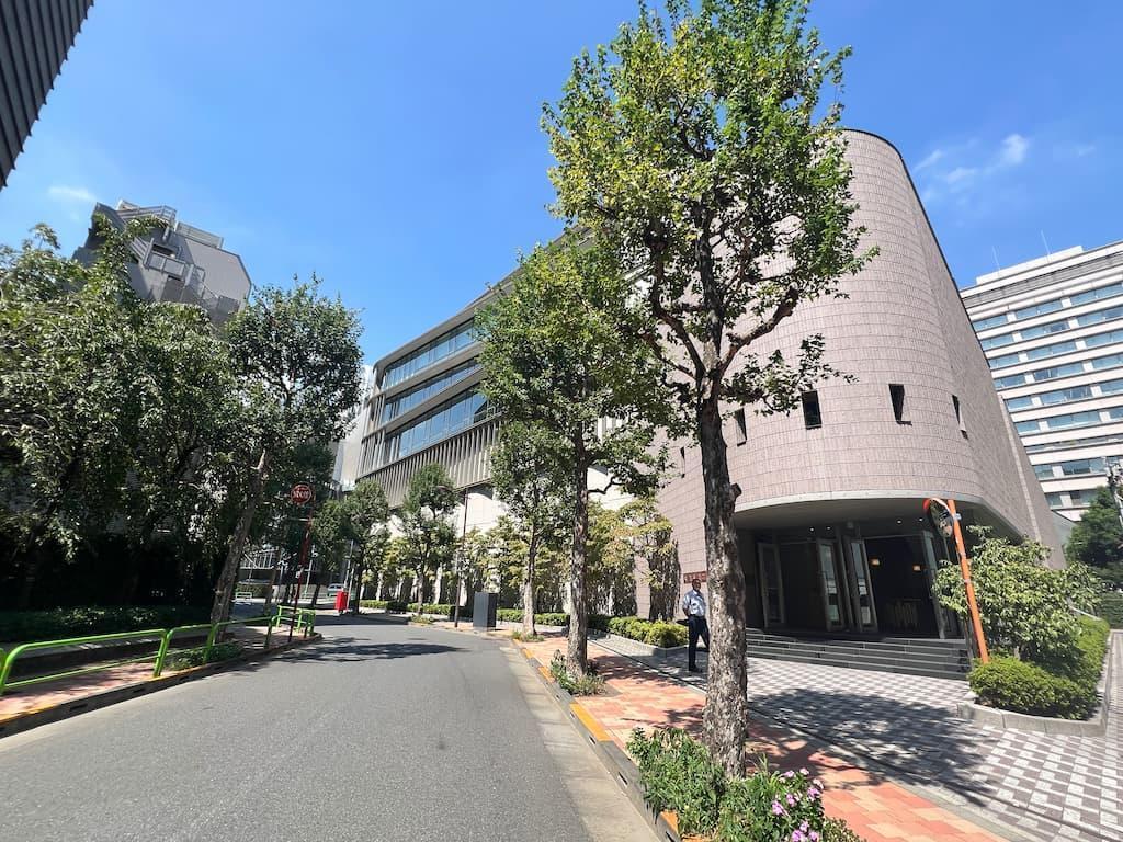 桜井女学校からも近く、和が洗礼を受けた一番町教会跡地（現在の千代田区三番町付近）