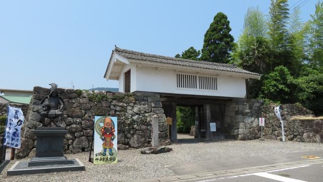 美濃国不破郡岩手（現在の岐阜県不破郡垂井町岩手）にある竹中氏陣屋跡