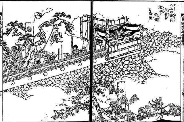 八上の城兵、光秀の老母を斬罪にする図(『絵本太閤記』より。出典:国立国会図書館デジタルコレクション)