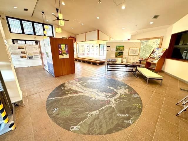 山城調査研究の成果をパネル13枚で解説