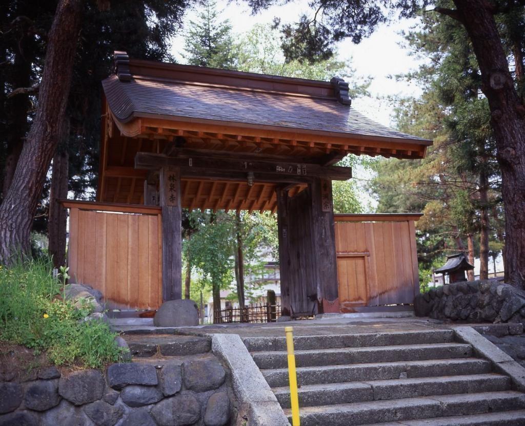 春日山林泉寺
